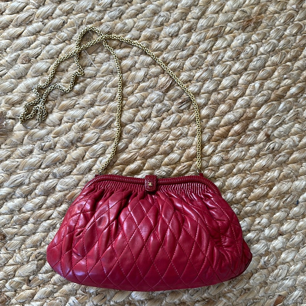 VERY RARE Chanel alligator & quilted lambskin red crossbody with gold hardware